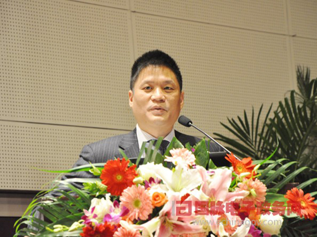 沙巴SB体育互联董事长、首席研究员杨冰之作了题为《大数据时代的政府在线服务》的主题演讲