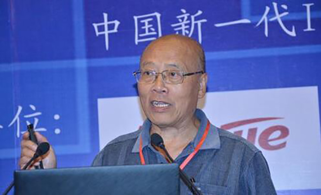 资深信息化专家、原中国信息协会副会长胡小明发表了题为《对新型智慧城市建设顶层设计的思考》的精彩演讲